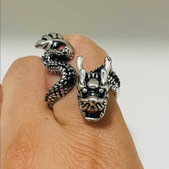 Brand New Unisex Size 2 Adjustable Stainless Steel Ring With Dragon Shape Silver - Picture 5 of 8